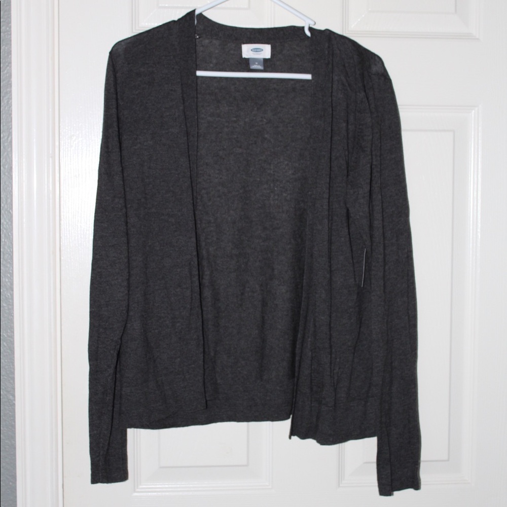 NEVER BEEN WORN GRAY CARDIGAN